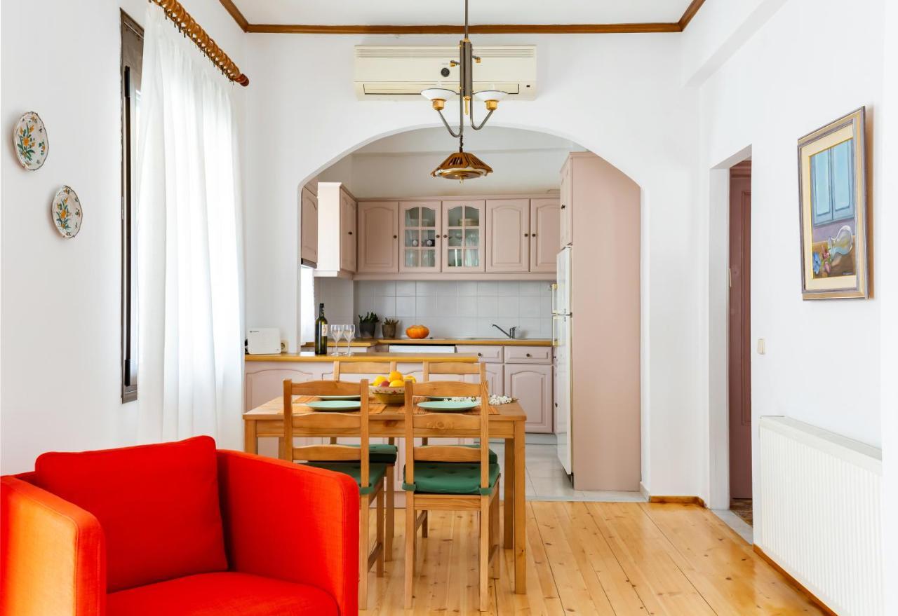 Cath'S Guesthouse Skopelos Town Bagian luar foto